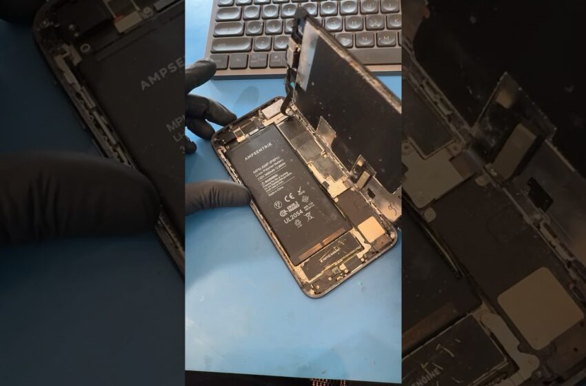  This iPhone Fell In The Ocean… #technology